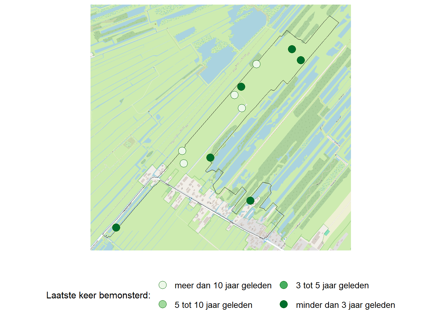 Kaart met meetlocaties waar waterplanten worden gemeten (groene stippen). Het laatste meetjaar waarin een locatie is bemonsterd is weergegeven in verschillende tinten groen.