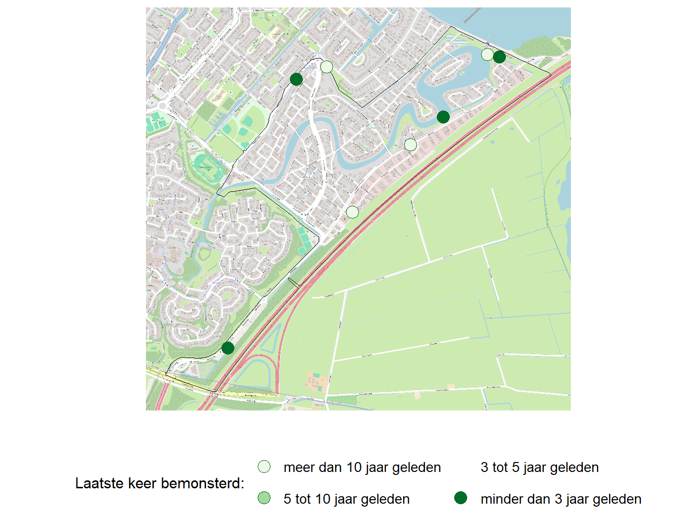 Kaart met meetlocaties waar waterplanten worden gemeten (groene stippen). Het laatste meetjaar waarin een locatie is bemonsterd is weergegeven in verschillende tinten groen.